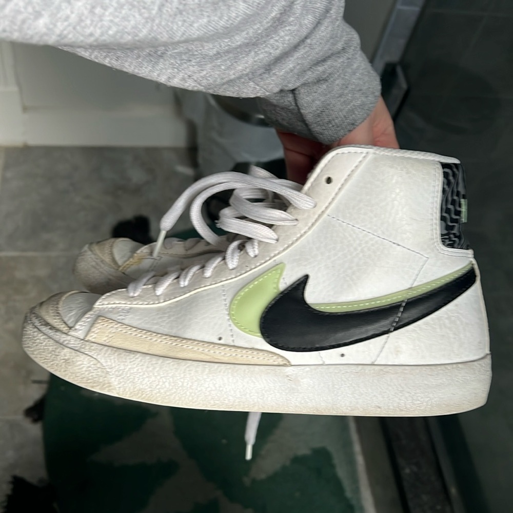 Nike Blazers 5.5Y / 7W